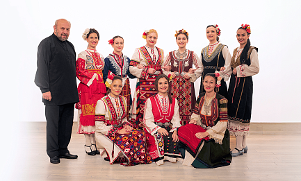 Кармен Риццо, электроника <br>
 Иван Шопов, электроника<br>
 Дирижёр — Георги Петков<br>